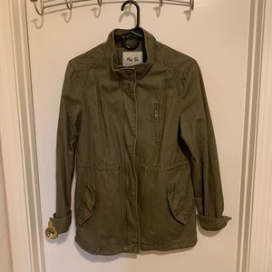 Military inspired light jacket.